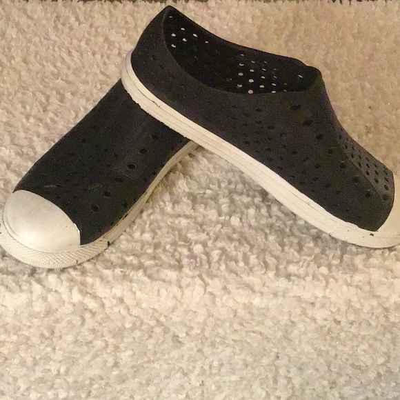 water shoes that look like converse